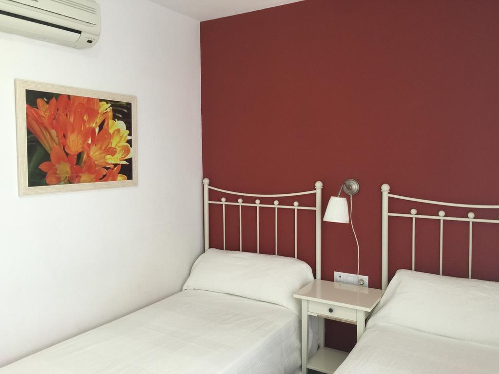 Hostal Monteluna Rociana Pokoj fotografie