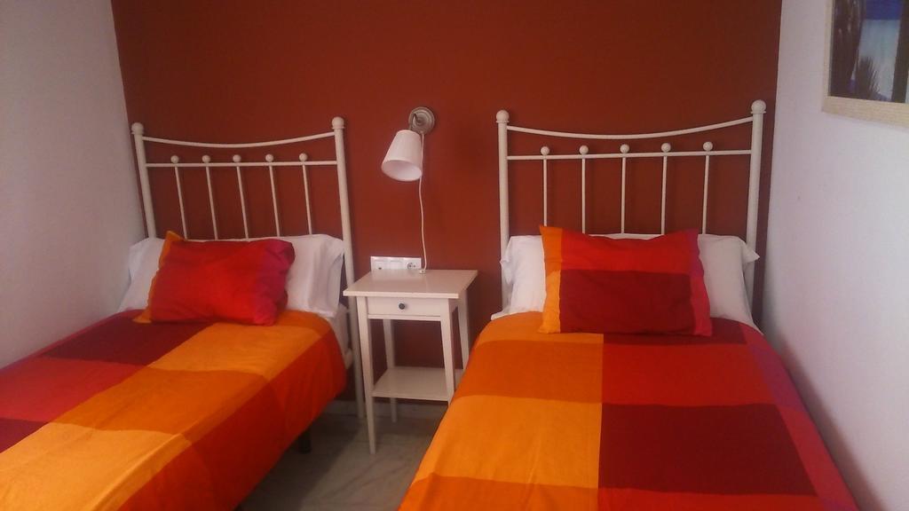 Hostal Monteluna Rociana Pokoj fotografie